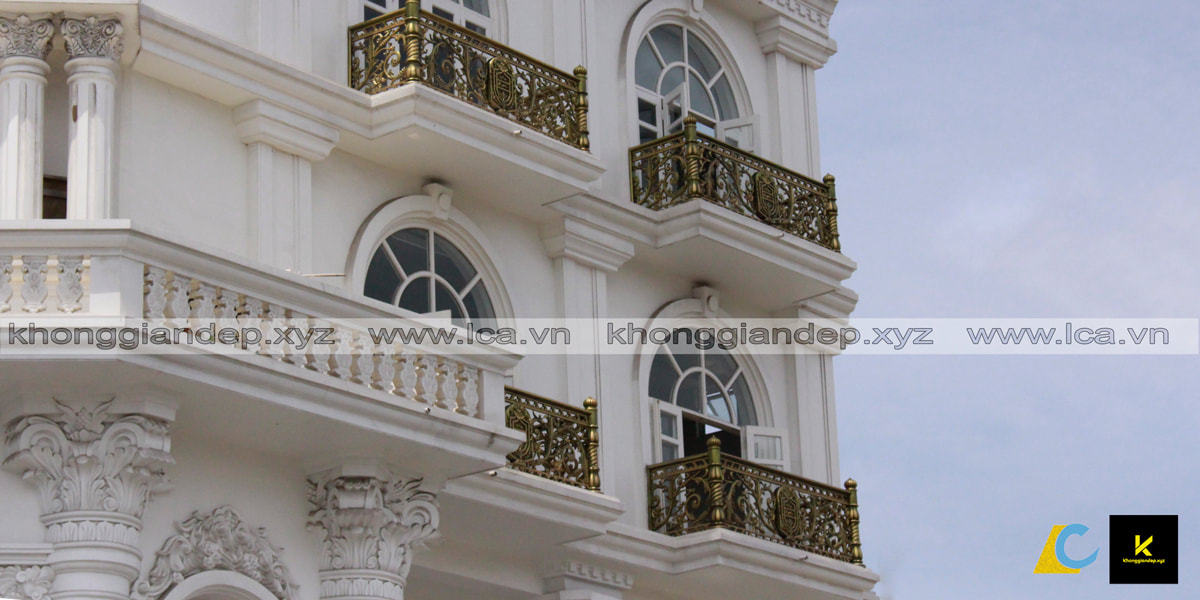 Mẫu ban công hợp kim nhôm đúc khách sạn Royal Hotel ở Hạ Long Quảng Ninh